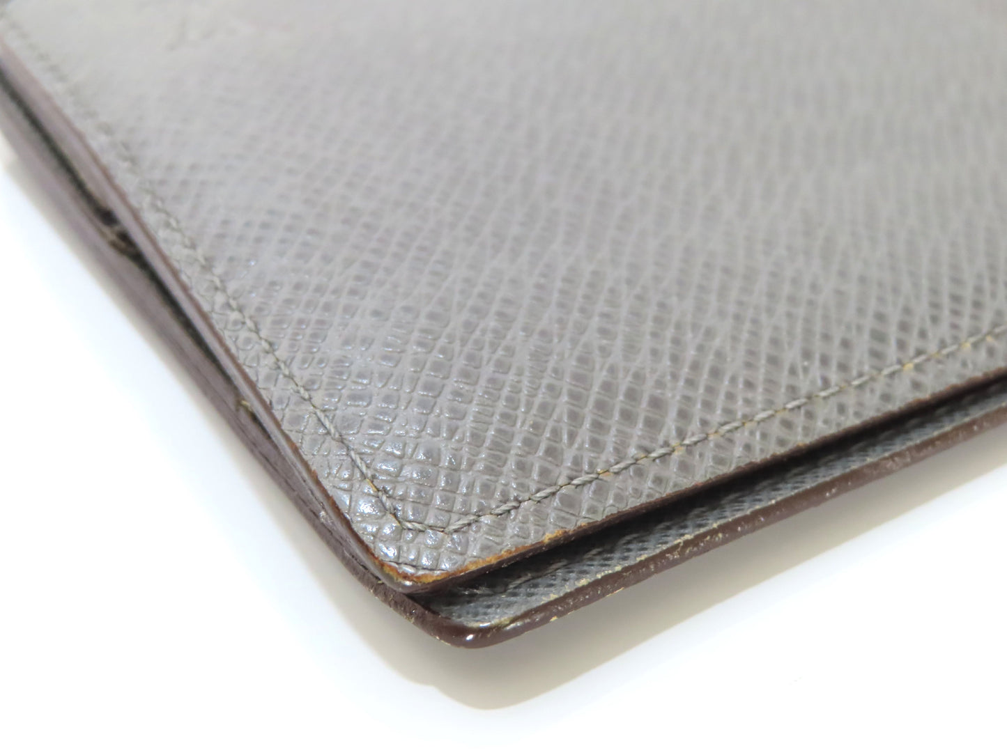 LOUIS VUITTON LV Taiga Portefeuille Compact M32642 SP0160 Billfold