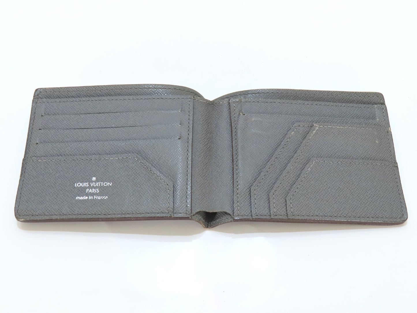 LOUIS VUITTON LV Taiga Portefeuille Compact M32642 SP0160 Billfold