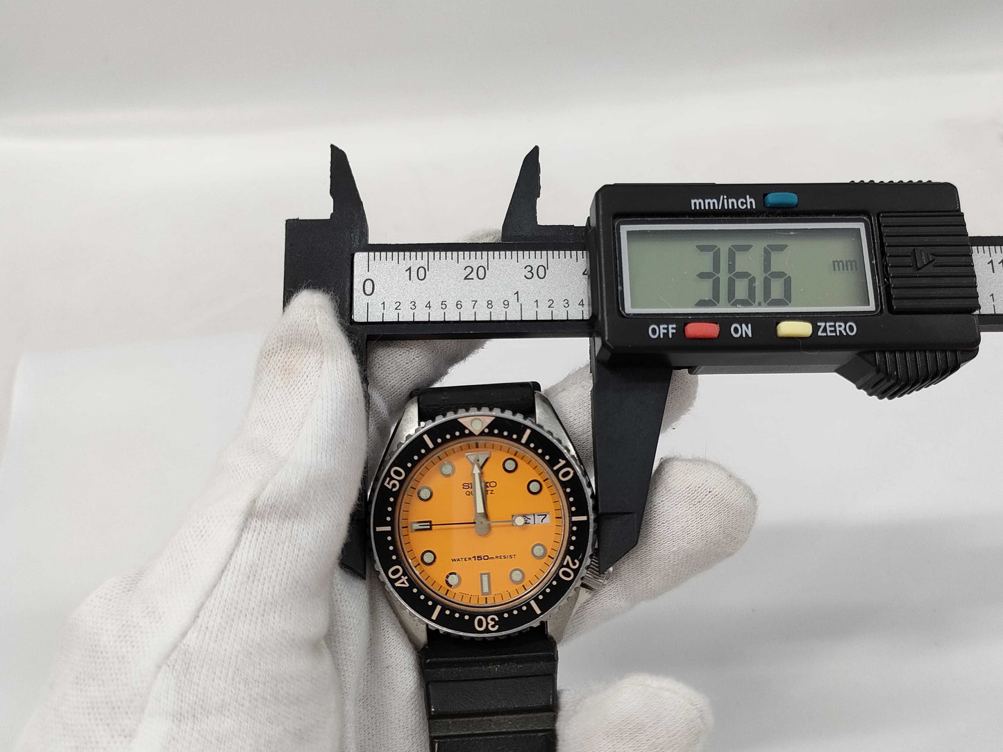 SEIKO 6458-600A 1D0279 QZ Men's Watch, Not Working, No Operational Guarantee