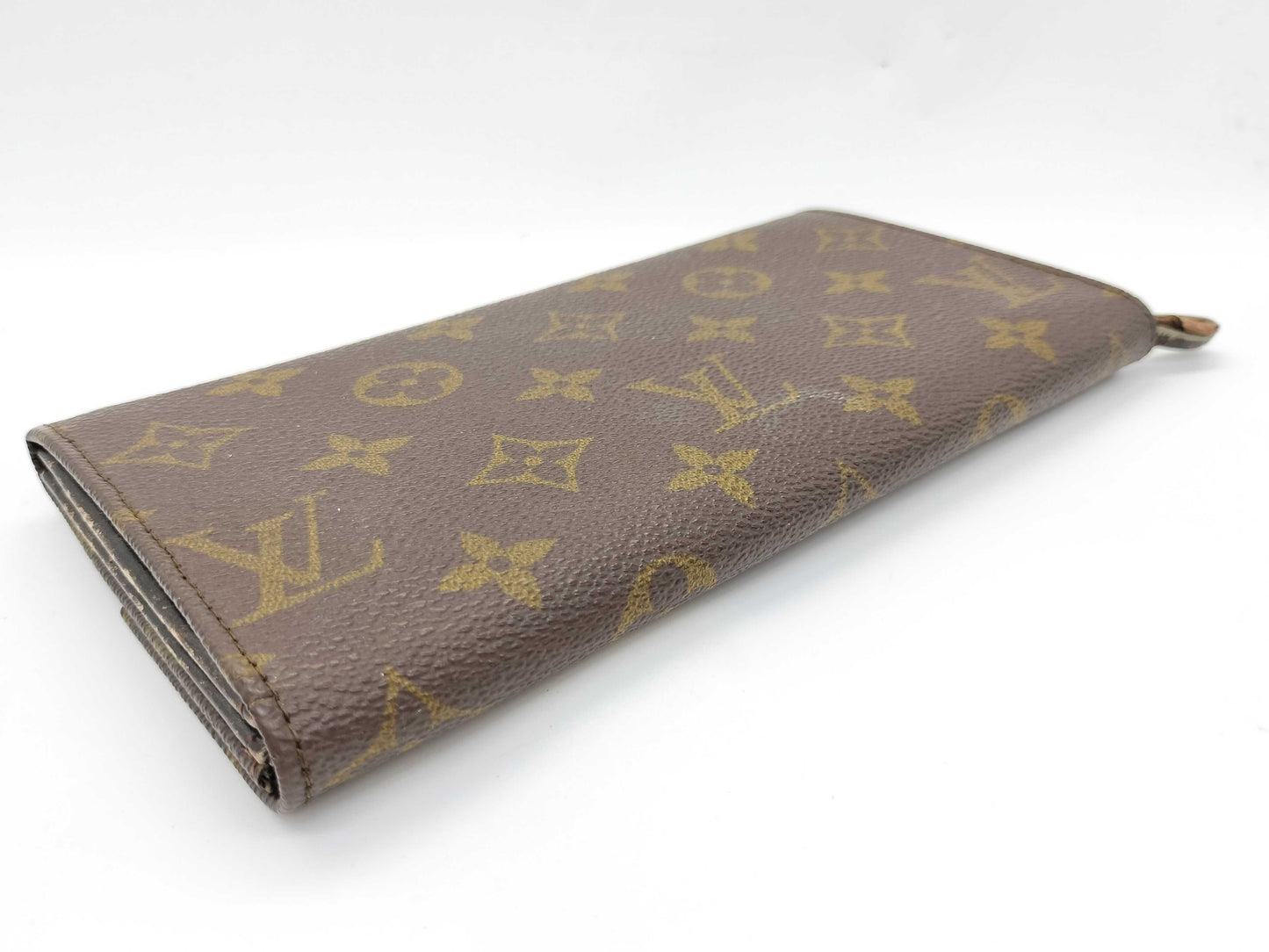 LOUIS VUITTON Monogram LV Monogram Long Wallet Model Number Unknown Serial Number Unknown Wallet