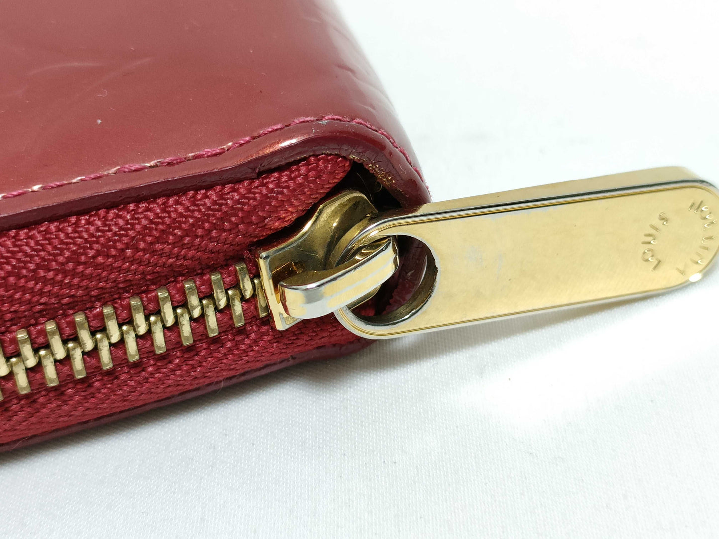LOUIS VUITTON Vernis LV Vernis Zippy Wallet M90200 CA2181 Wallet