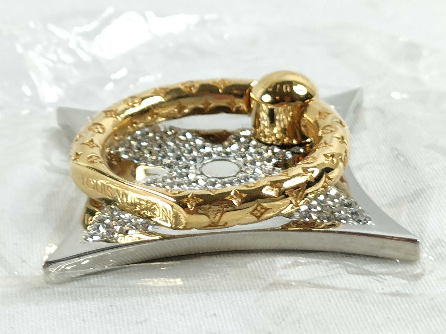 LOUIS VUITTON M63144 LV Fong Ring Flower Strass M63144 LE0178 Other Accessories
