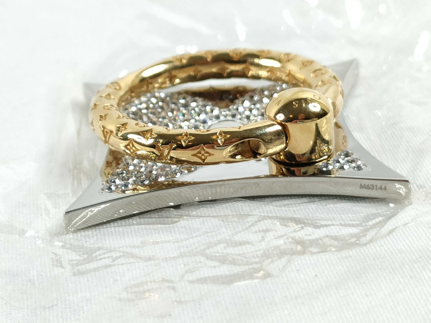 LOUIS VUITTON M63144 LV Fong Ring Flower Strass M63144 LE0178 Other Accessories