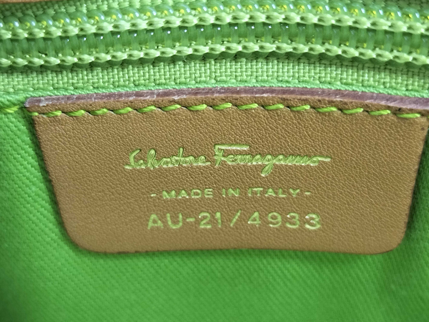 Salvatore Ferragamo Gancini PVC and Leather Shoulder Bag AU-21/4933 White and Brown