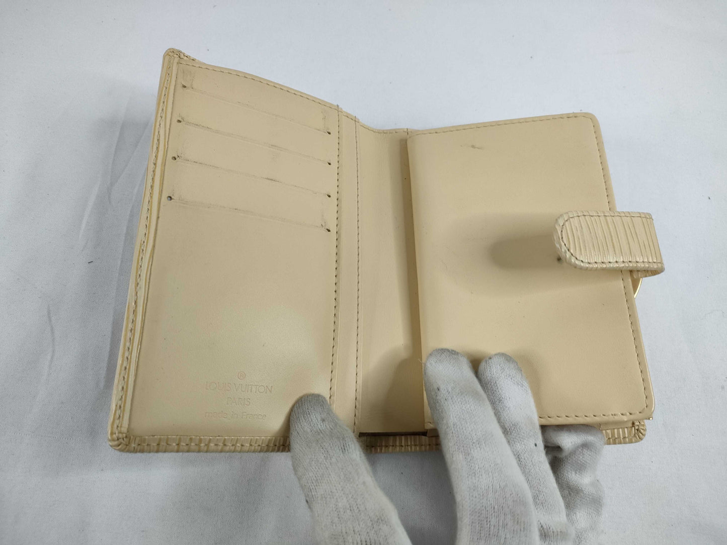 LOUIS VUITTON M6324A Epi Leather LV Epi Porte Monnaie Bi-fold Viennois M6324A MI0052 Wallet