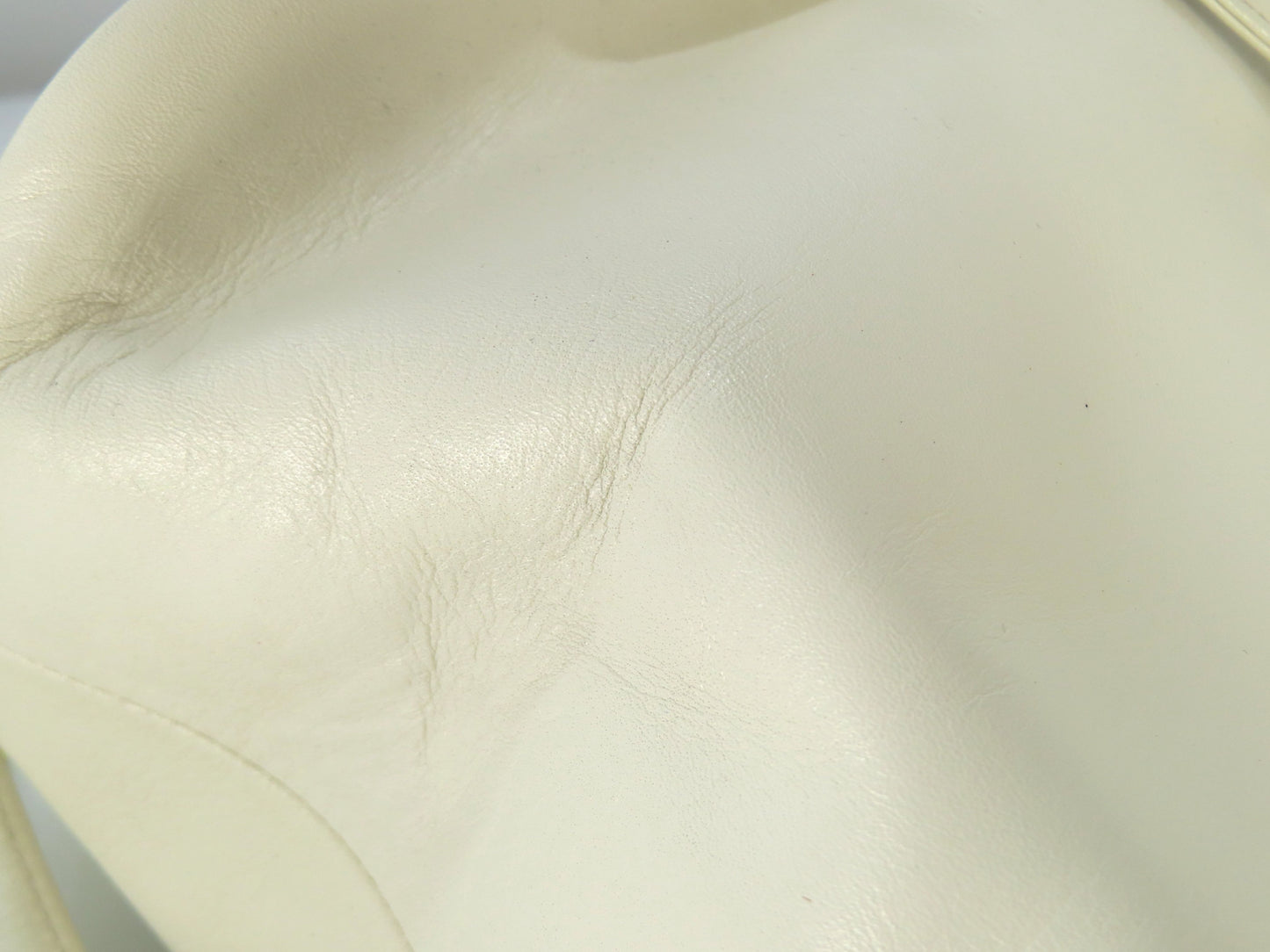 VALENTINO Valentino Garavani Leather Shoulder Bag White Bag