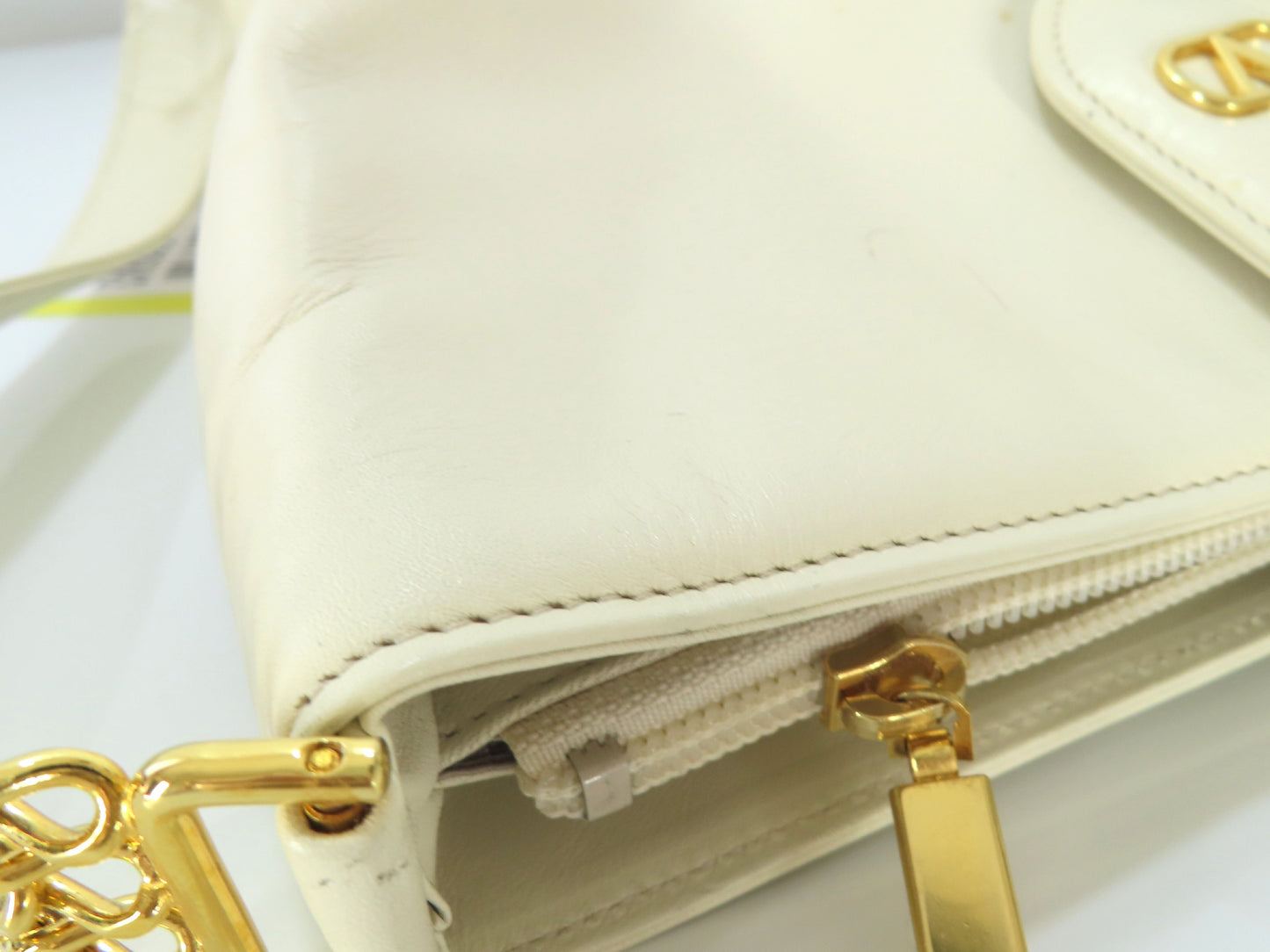 VALENTINO Valentino Garavani Leather Shoulder Bag White Bag