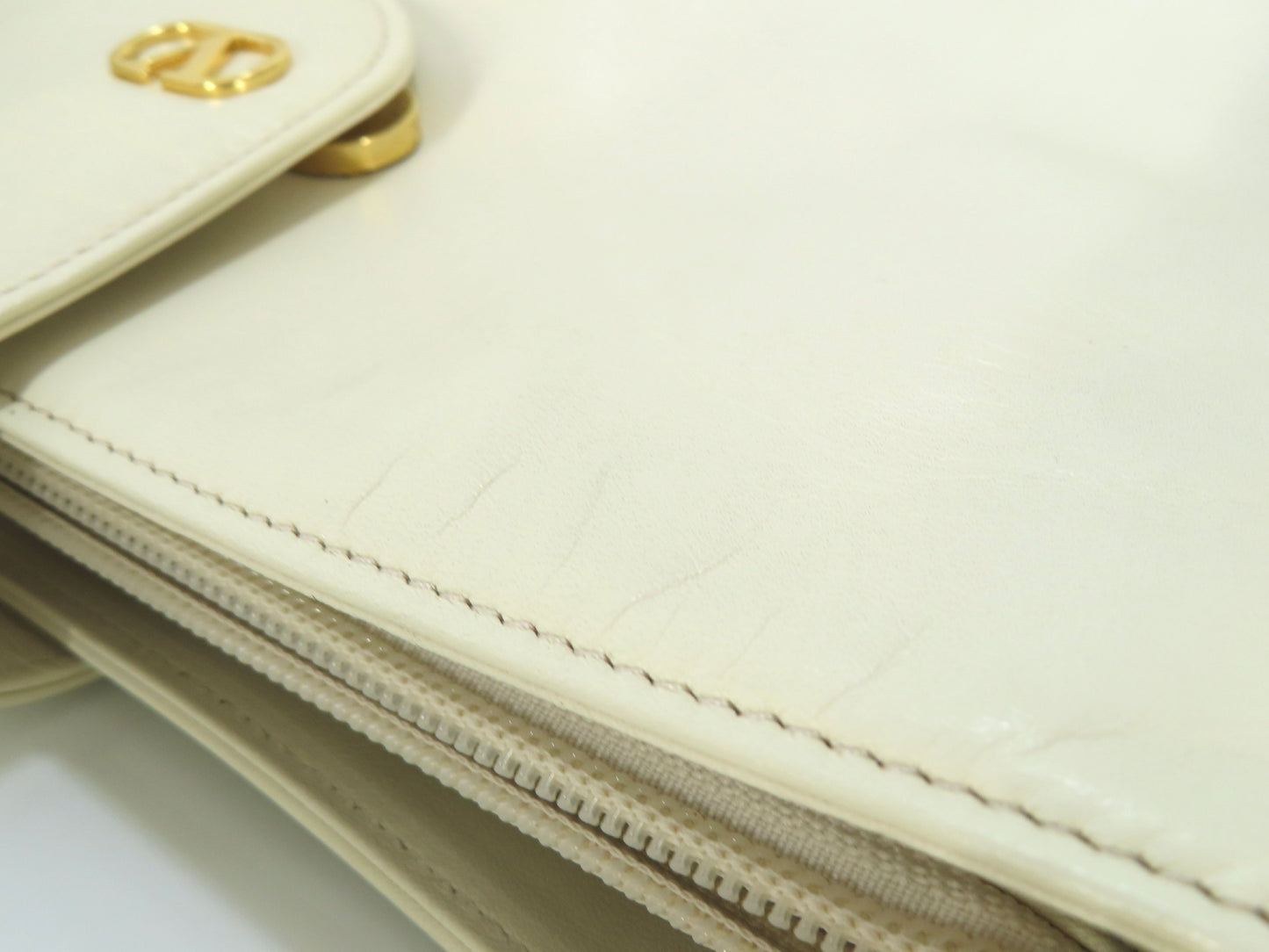 VALENTINO Valentino Garavani Leather Shoulder Bag White Bag