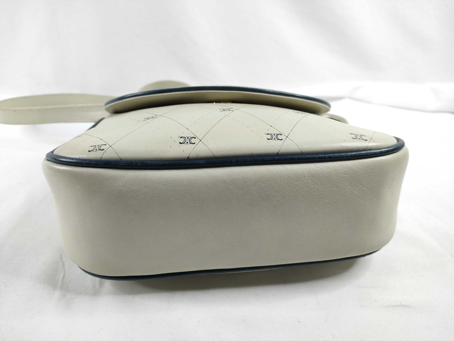 CELINE Leather Shoulder Bag Cream Shoulder Bag
