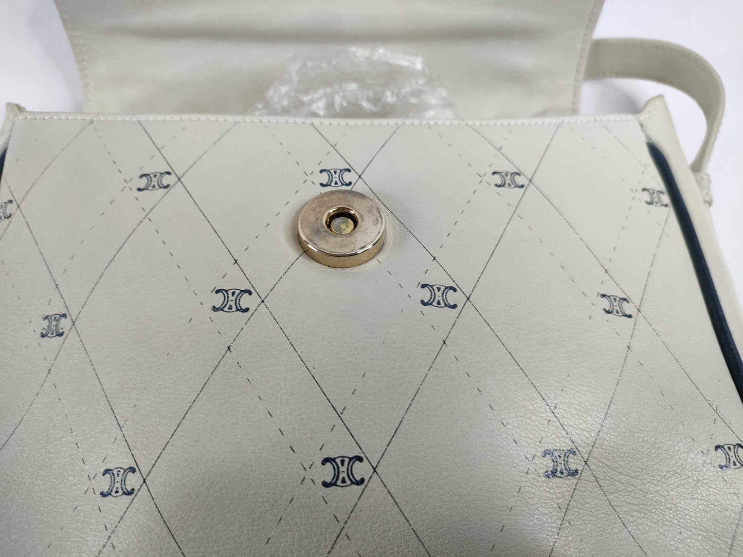CELINE Leather Shoulder Bag Cream Shoulder Bag