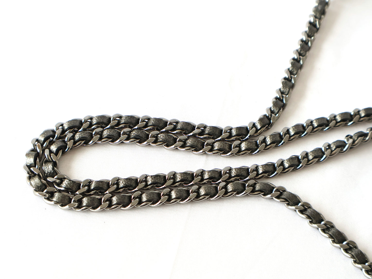 CHANEL CC Filigree Caviar Leather Chain Shoulder Bag, Silver, Seal, No. 26
