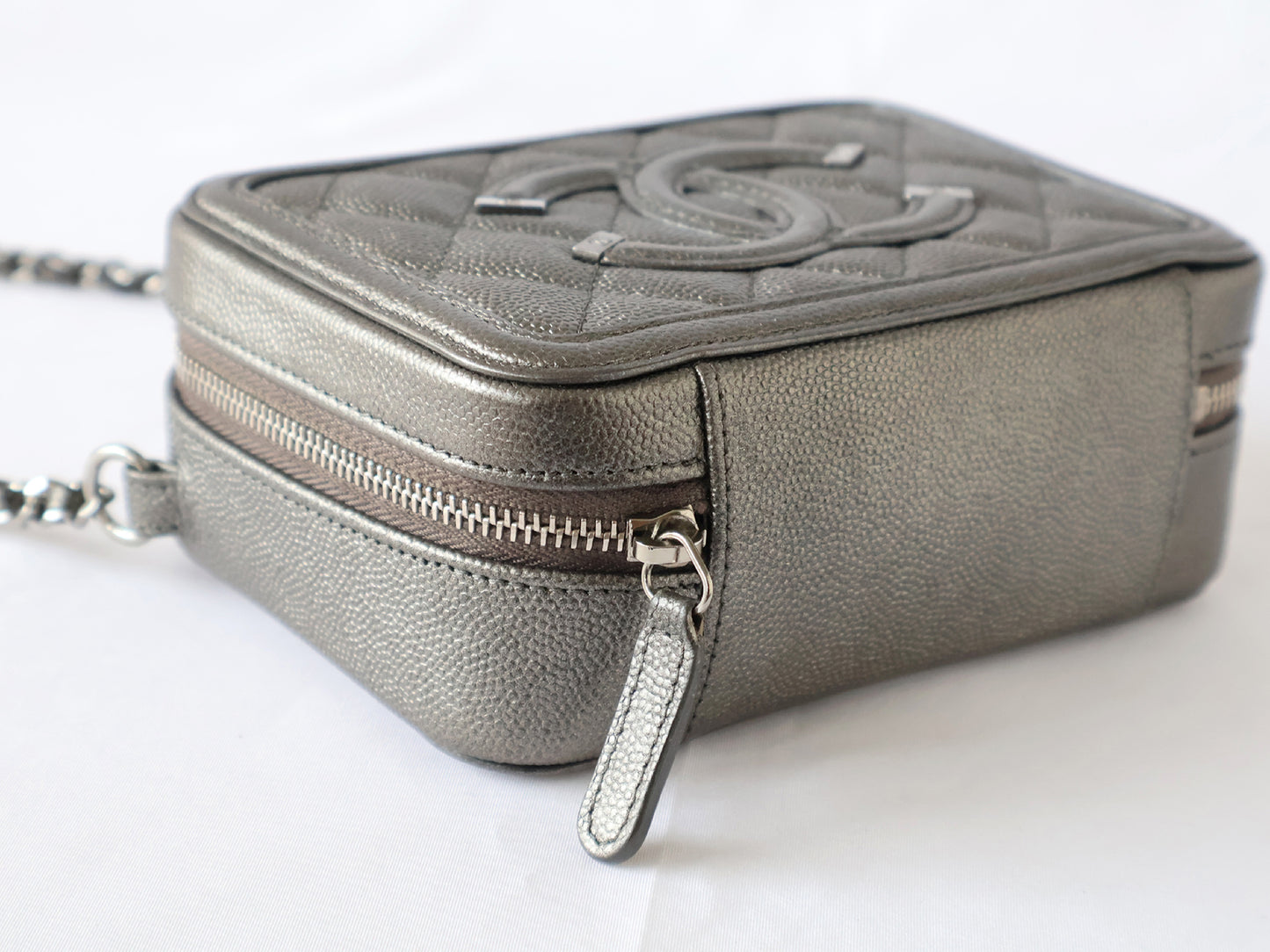 CHANEL CC Filigree Caviar Leather Chain Shoulder Bag, Silver, Seal, No. 26