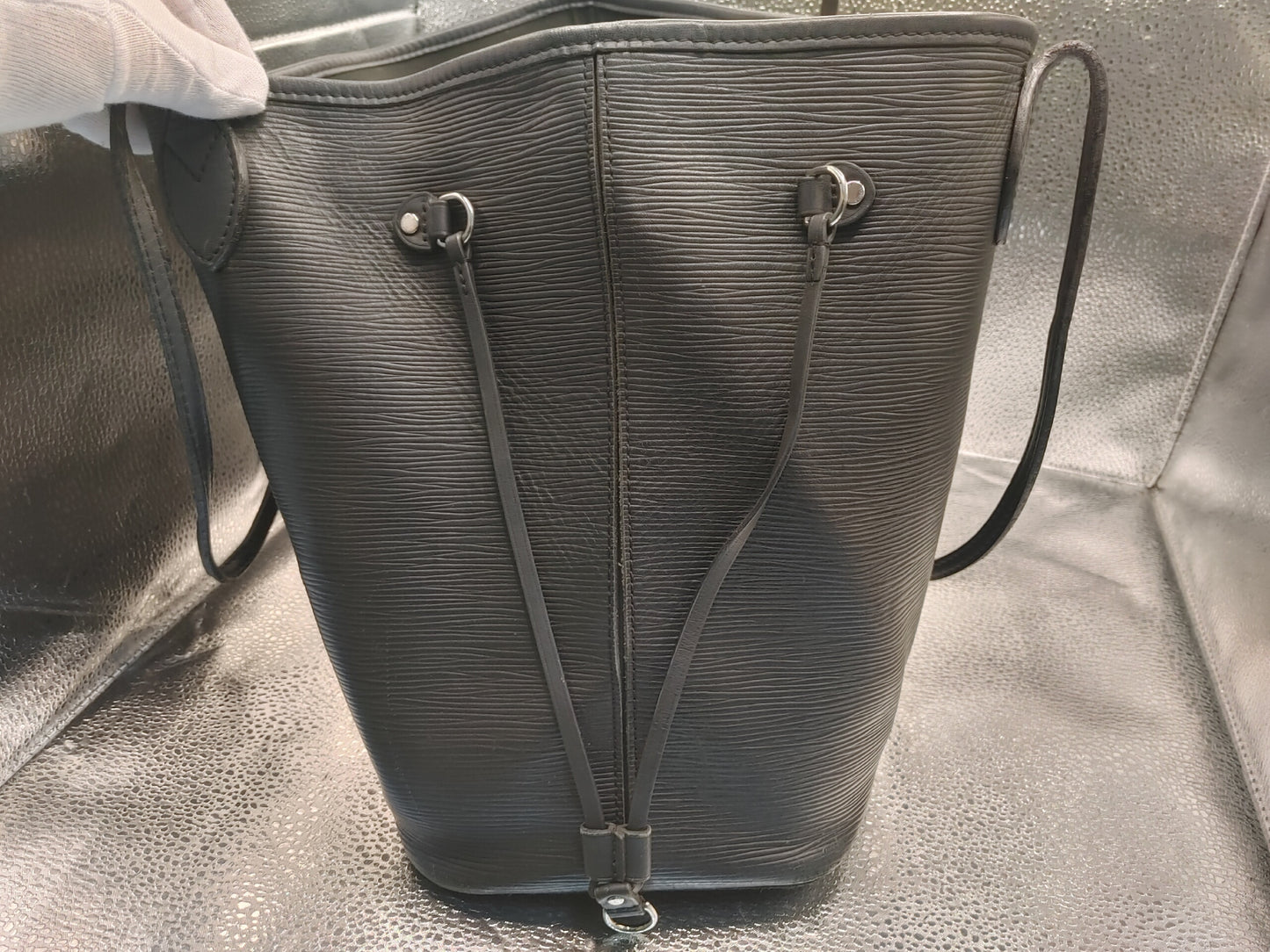 LOUIS VUITTON Epi Neverfull MM M40932 FL1153 Noir Tote Bag with Pouch