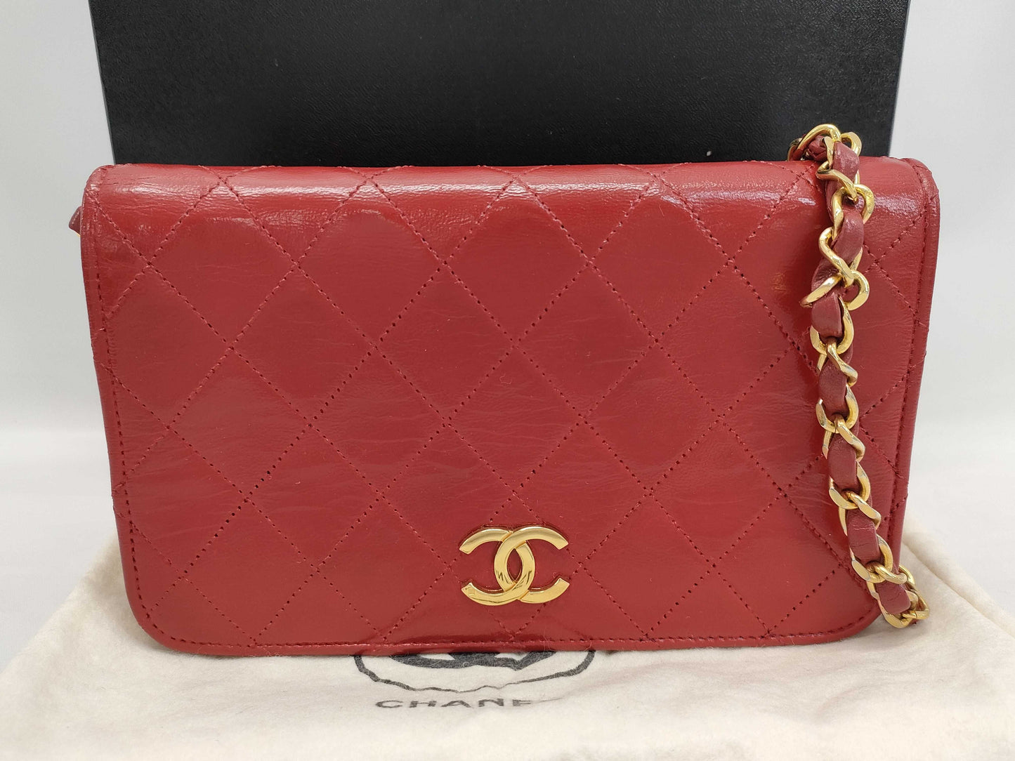 CHANEL Matelasse Lambskin Chain Shoulder Bag