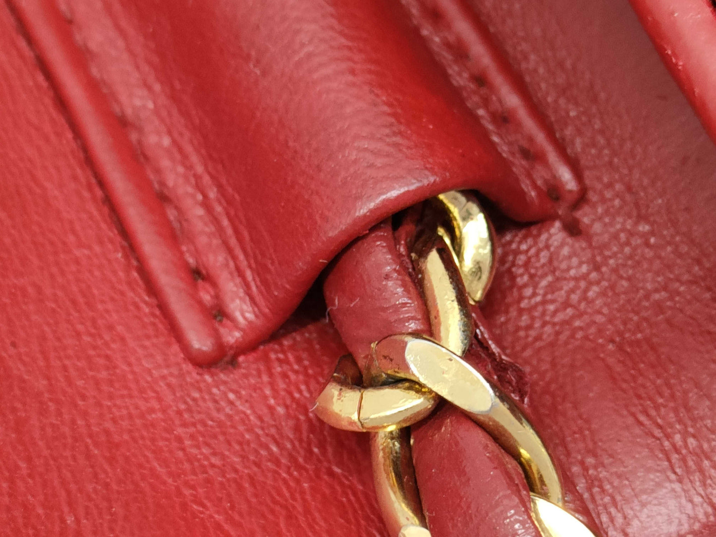 CHANEL Matelasse Lambskin Chain Shoulder Bag