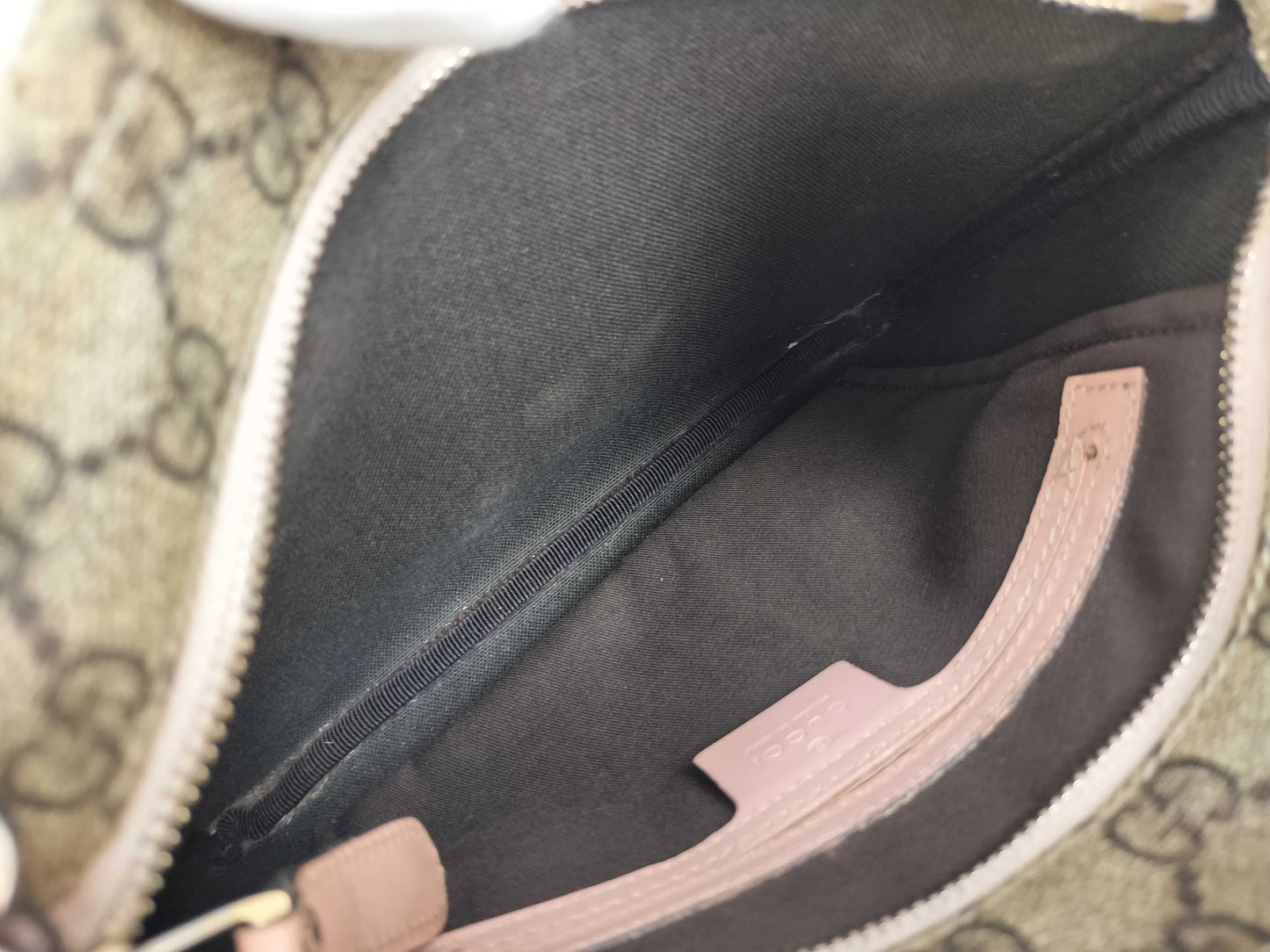 GUCCI GG Supreme Shoulder Bag, Brown/Pink, 201538