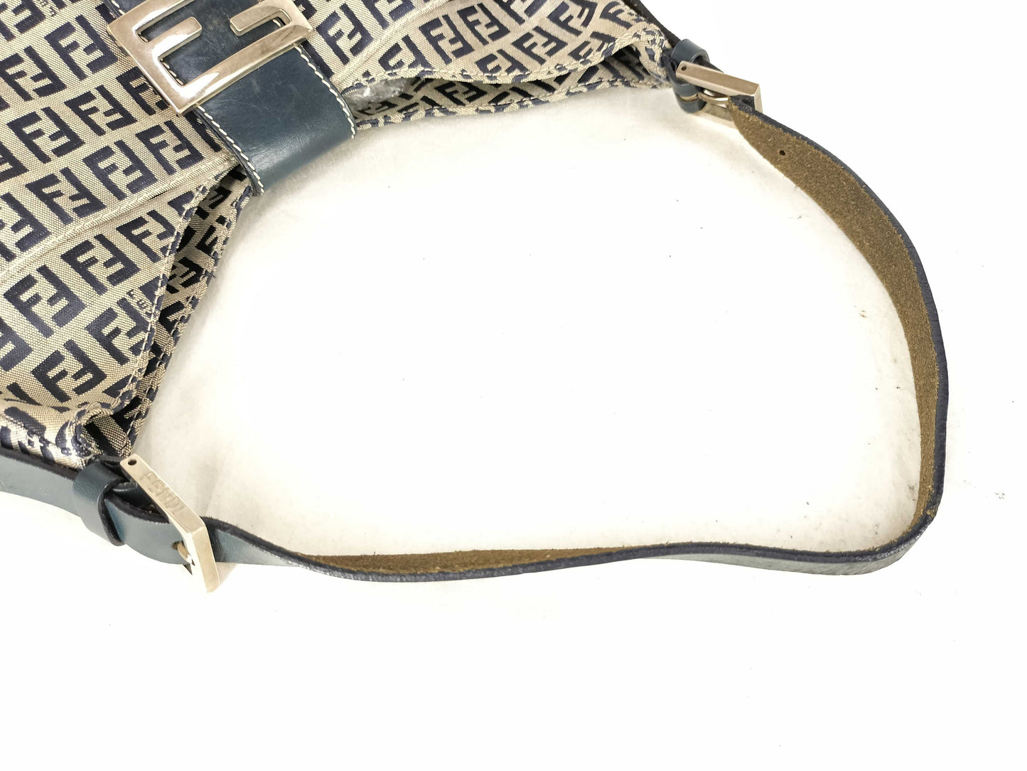 FENDI Zucchino One-Shoulder Shoulder Bag with Zucca Pattern and FF Hardware in Gray Navy