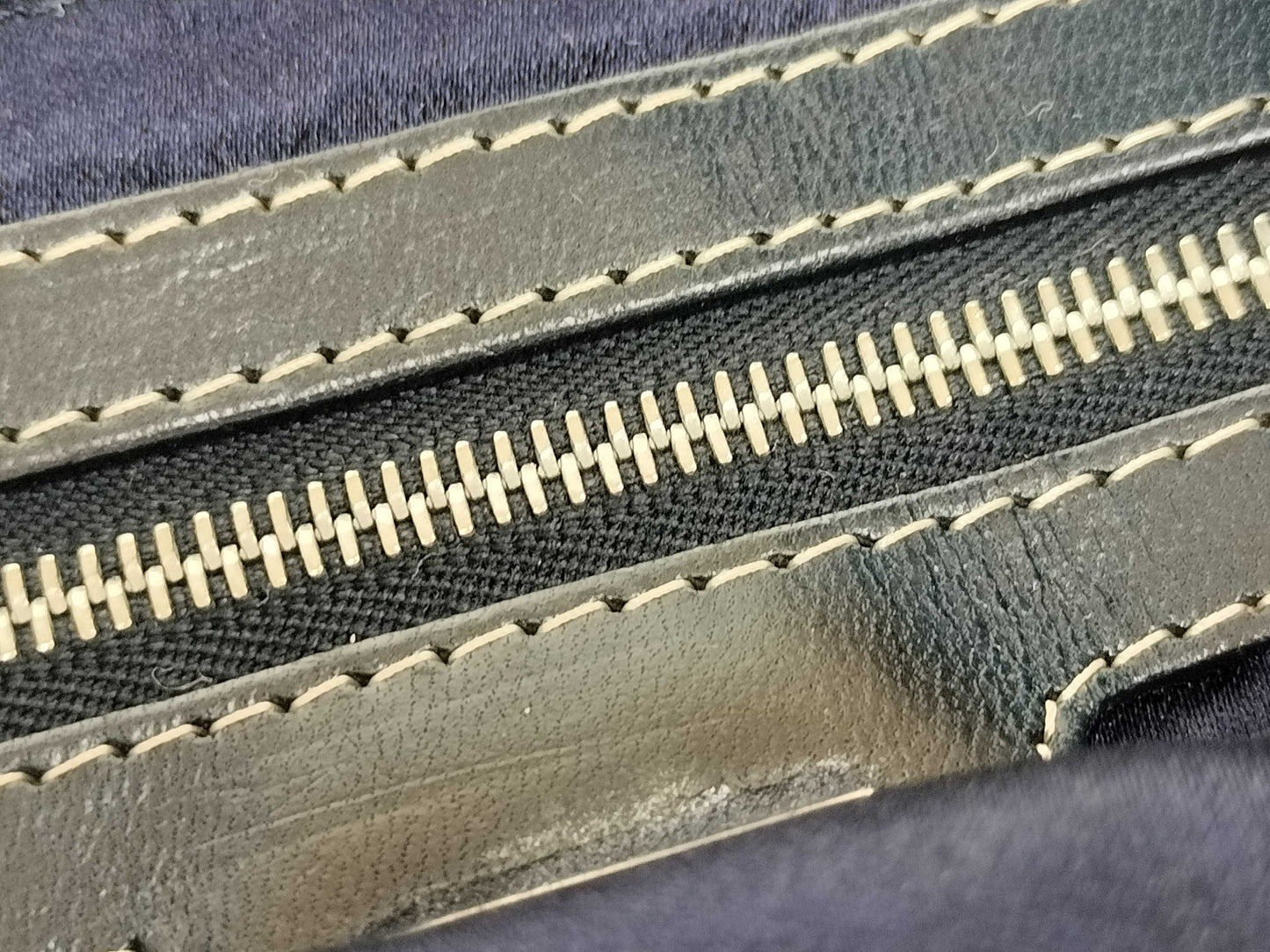 FENDI Zucchino One-Shoulder Shoulder Bag with Zucca Pattern and FF Hardware in Gray Navy