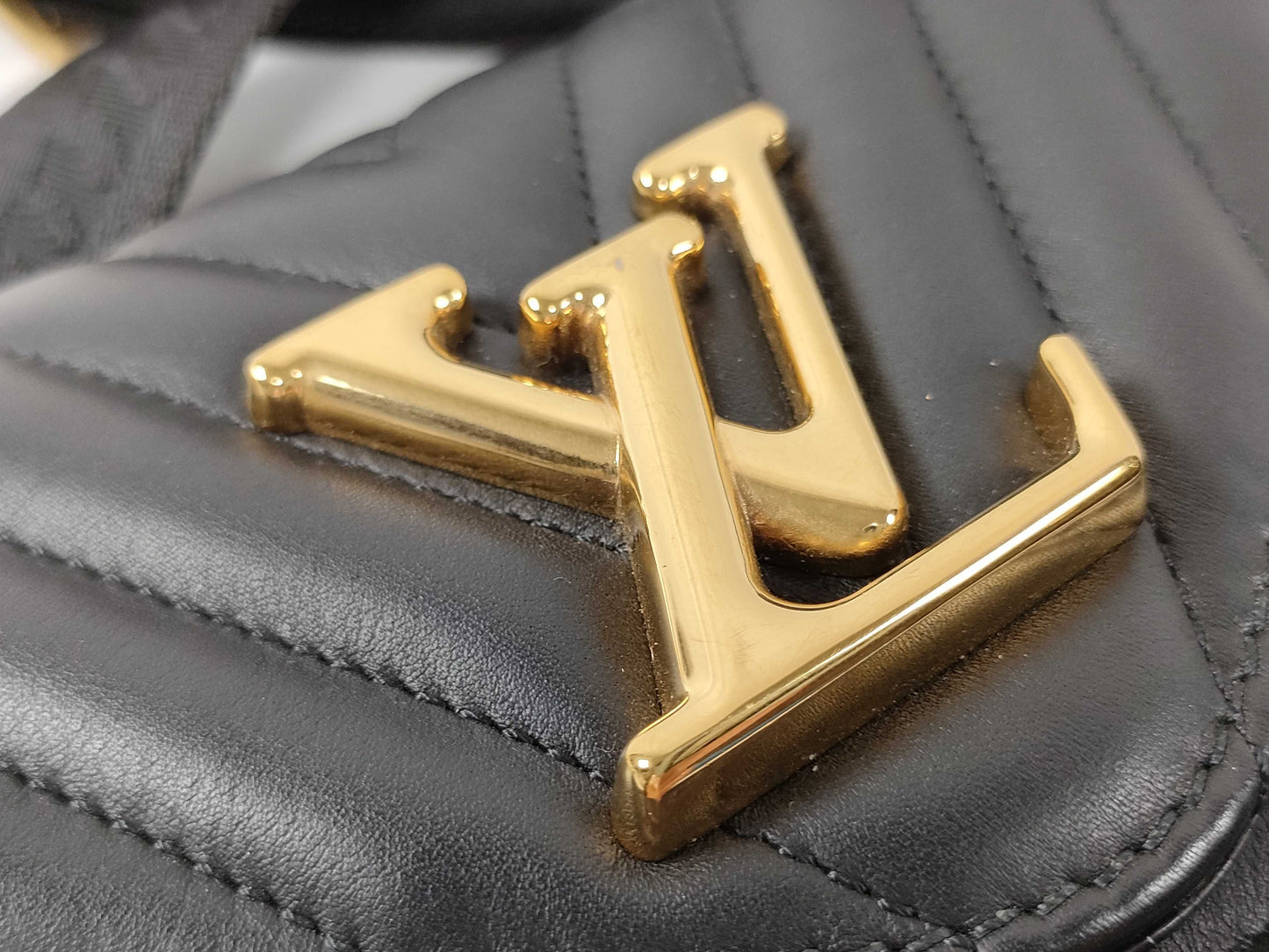 LOUIS VUITTON New Wave Multi Pochette Shoulder Bag with Black Hardware