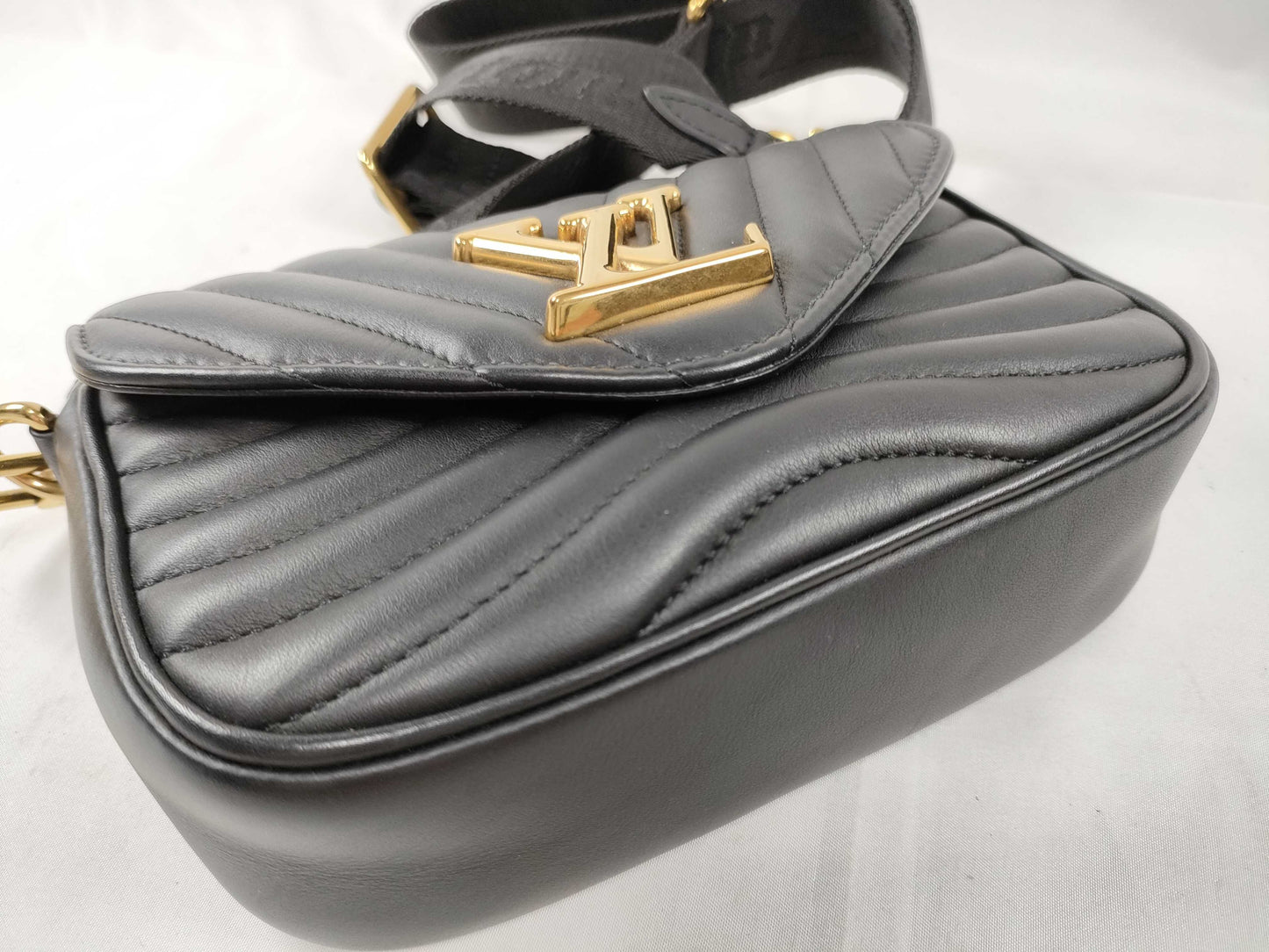 LOUIS VUITTON New Wave Multi Pochette Shoulder Bag with Black Hardware