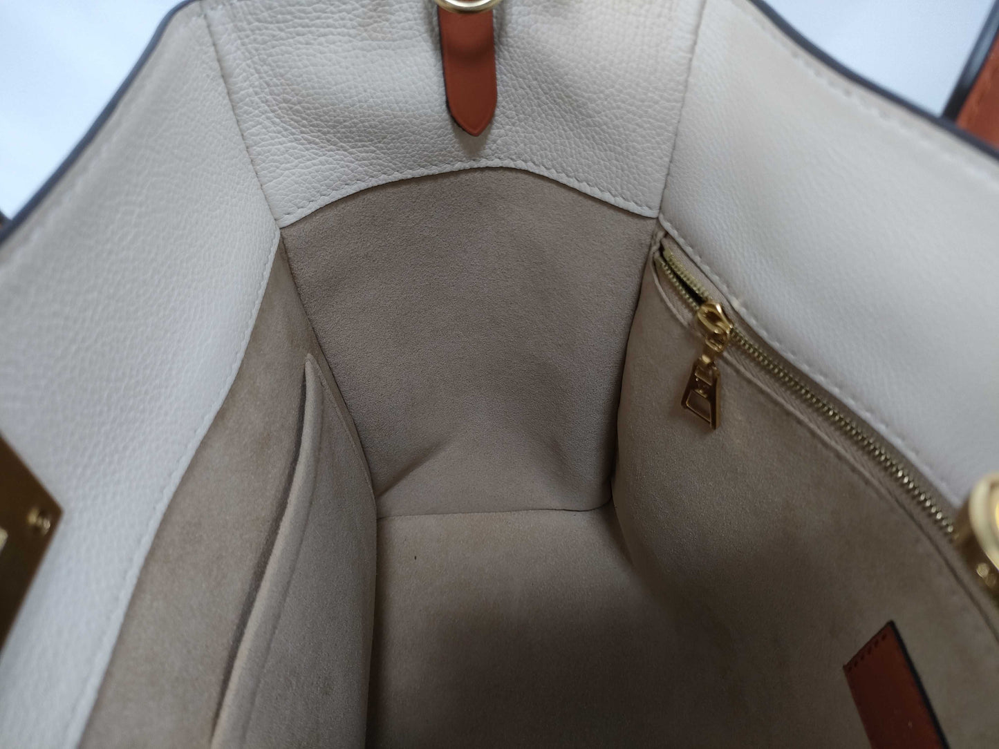 LOUIS VUITTON RFID Verified, Serial Unverifiable. Louis Vuitton On My Side MM Galle 2-Way Handbag/Shoulder Bag M53825.