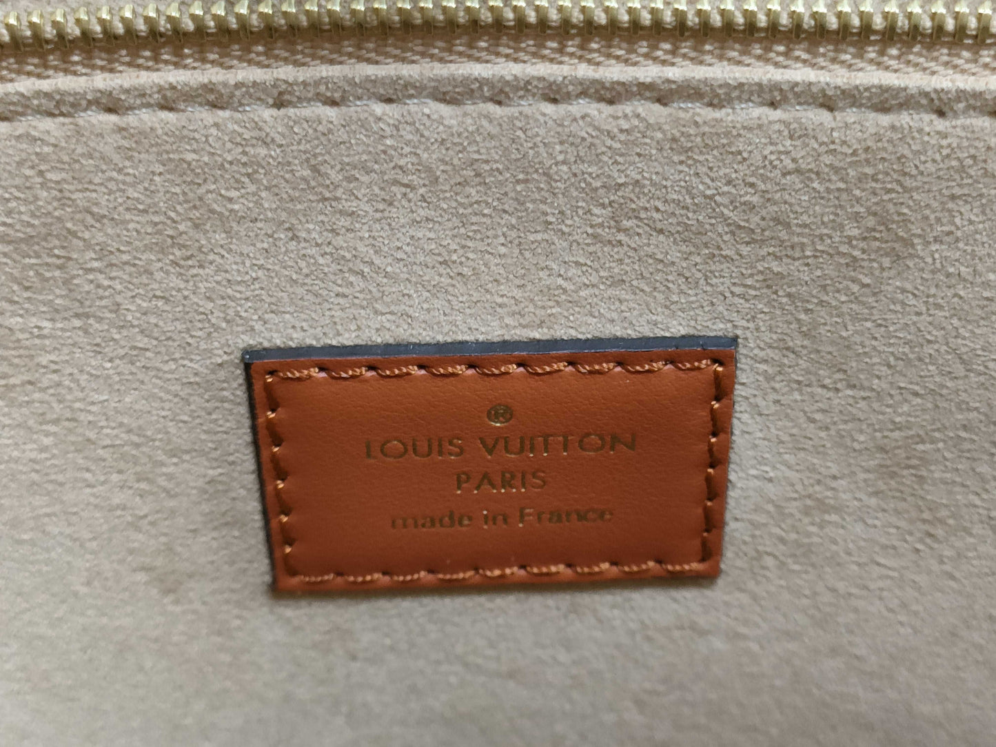 LOUIS VUITTON RFID Verified, Serial Unverifiable. Louis Vuitton On My Side MM Galle 2-Way Handbag/Shoulder Bag M53825.
