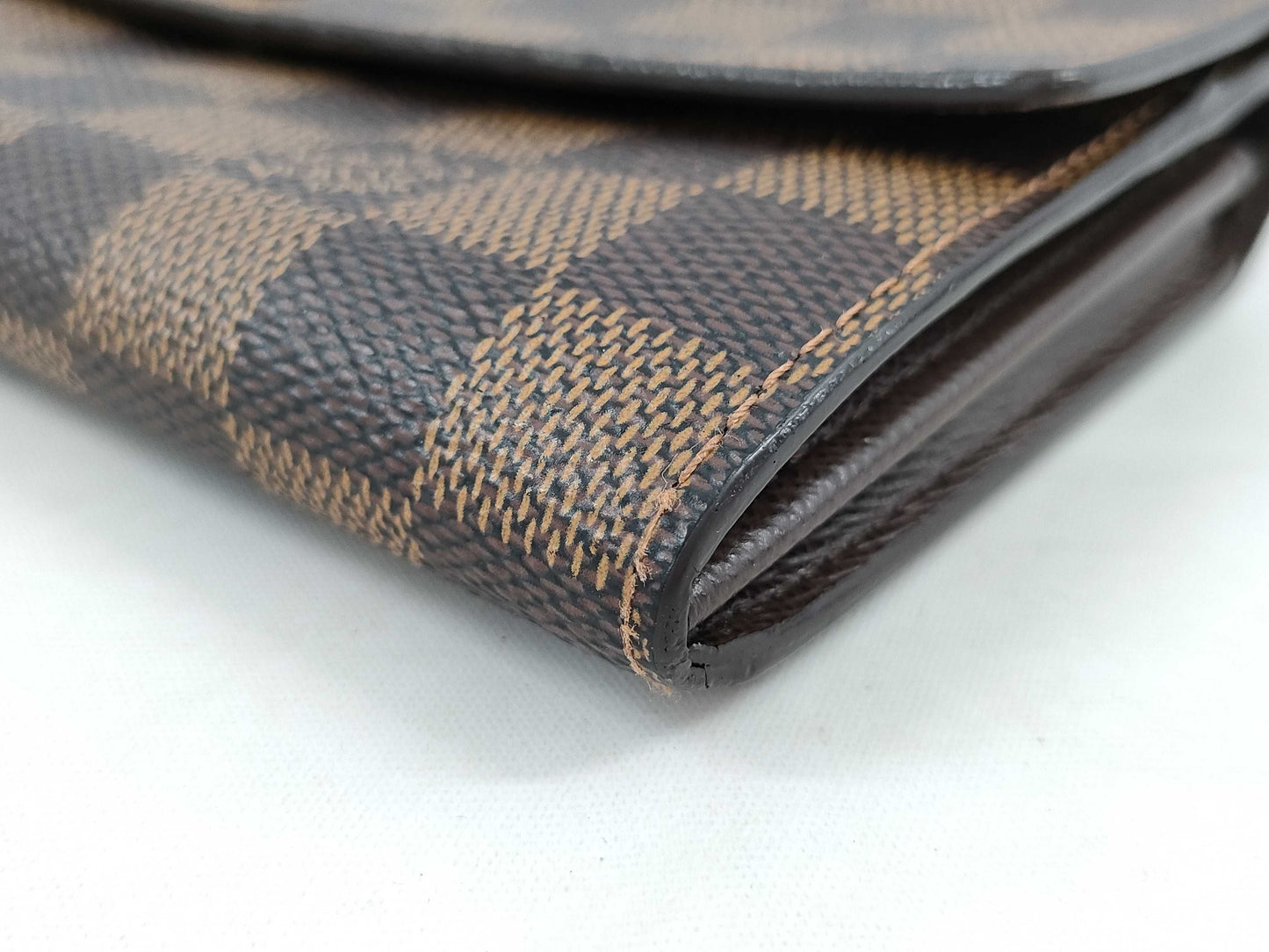 LOUIS VUITTON Damier Wallet