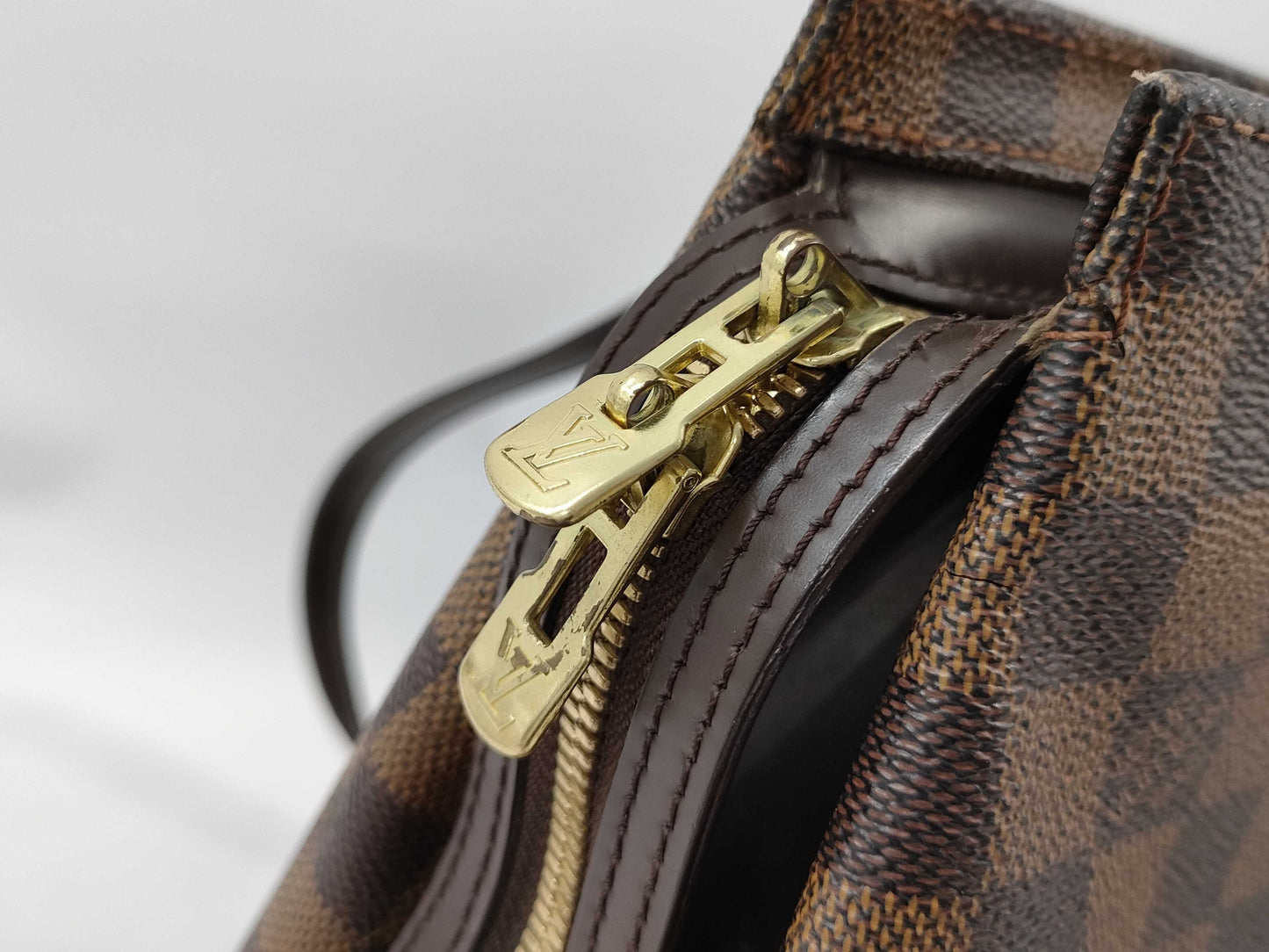 LOUIS VUITTON Damier Chelsea Tote Bag
