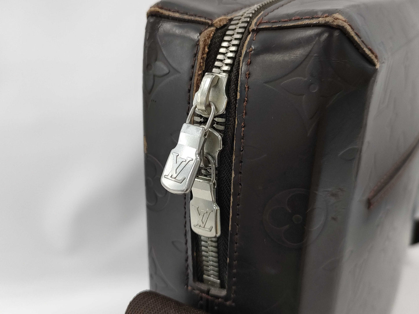 LOUIS VUITTON Monogram Glace Steve M46530 Shoulder Bag