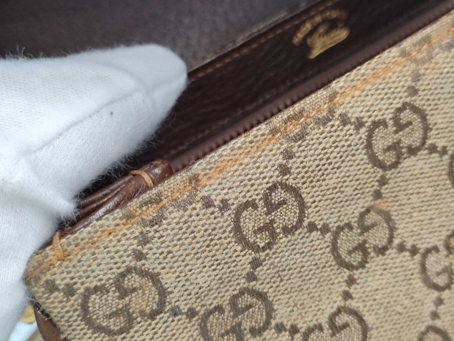 GUCCI GG Canvas Shoulder Bag