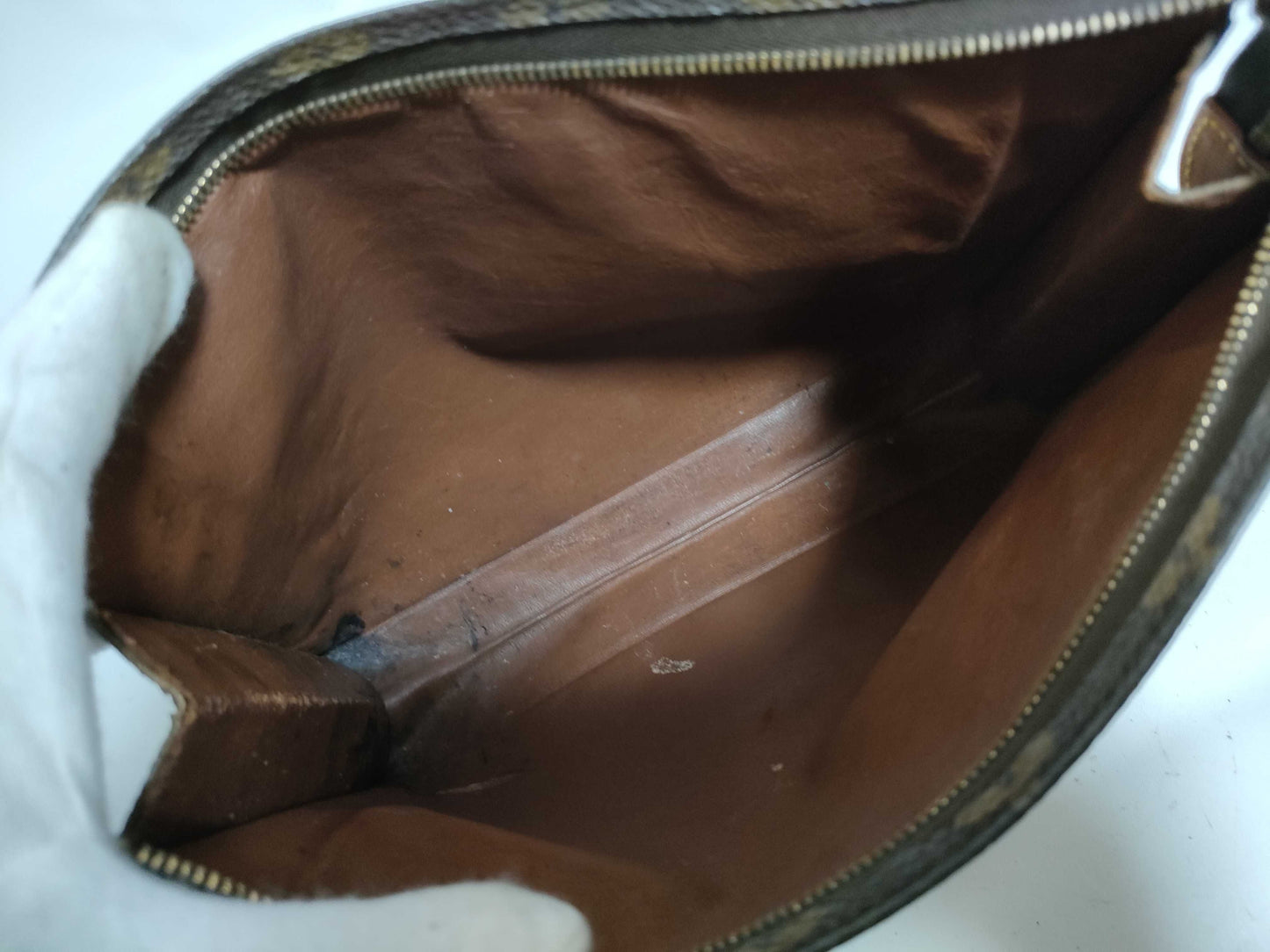 LOUIS VUITTON RFID serial number verification failed. Louis Vuitton Monogram Poche Toilette 26 M47542/831 Second Bag.