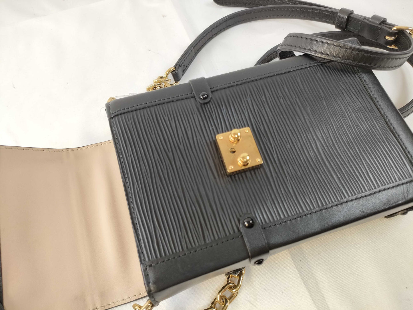 LOUIS VUITTON RFID Unverifiable Serial Number Unverifiable Epi Louis Vuitton Pochette Trunkve Shoulder Bag