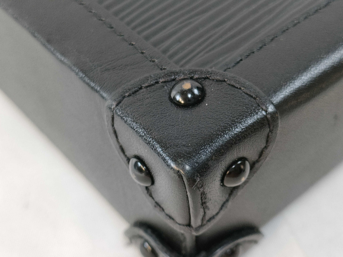 LOUIS VUITTON RFID Unverifiable Serial Number Unverifiable Epi Louis Vuitton Pochette Trunkve Shoulder Bag