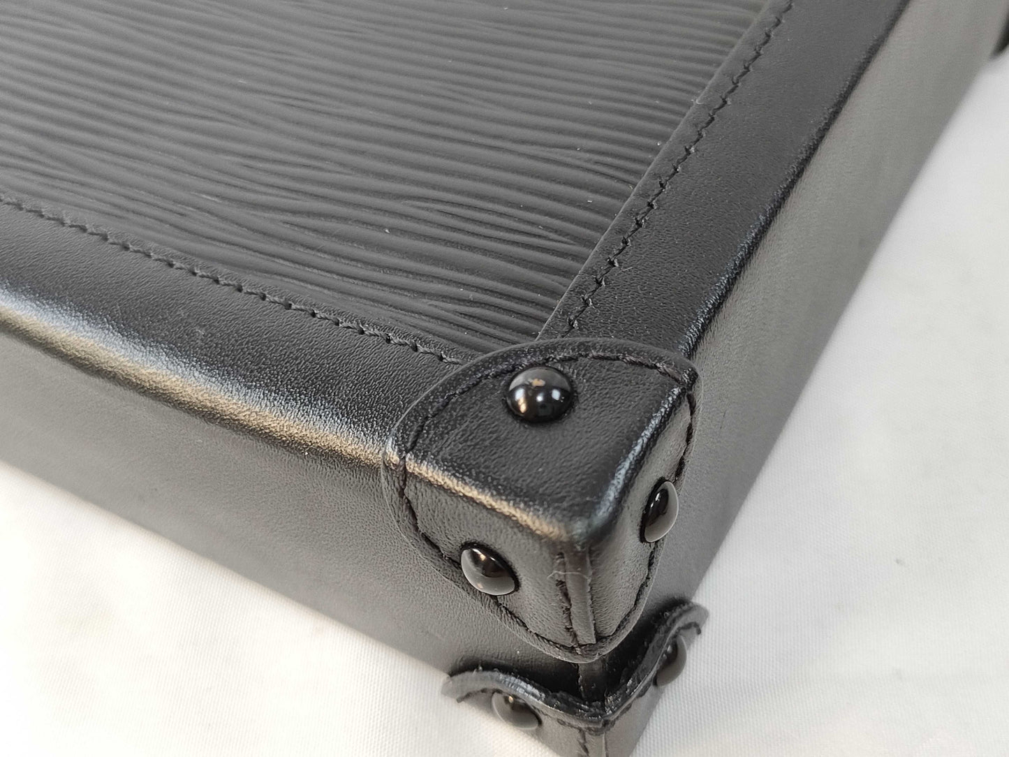 LOUIS VUITTON RFID Unverifiable Serial Number Unverifiable Epi Louis Vuitton Pochette Trunkve Shoulder Bag