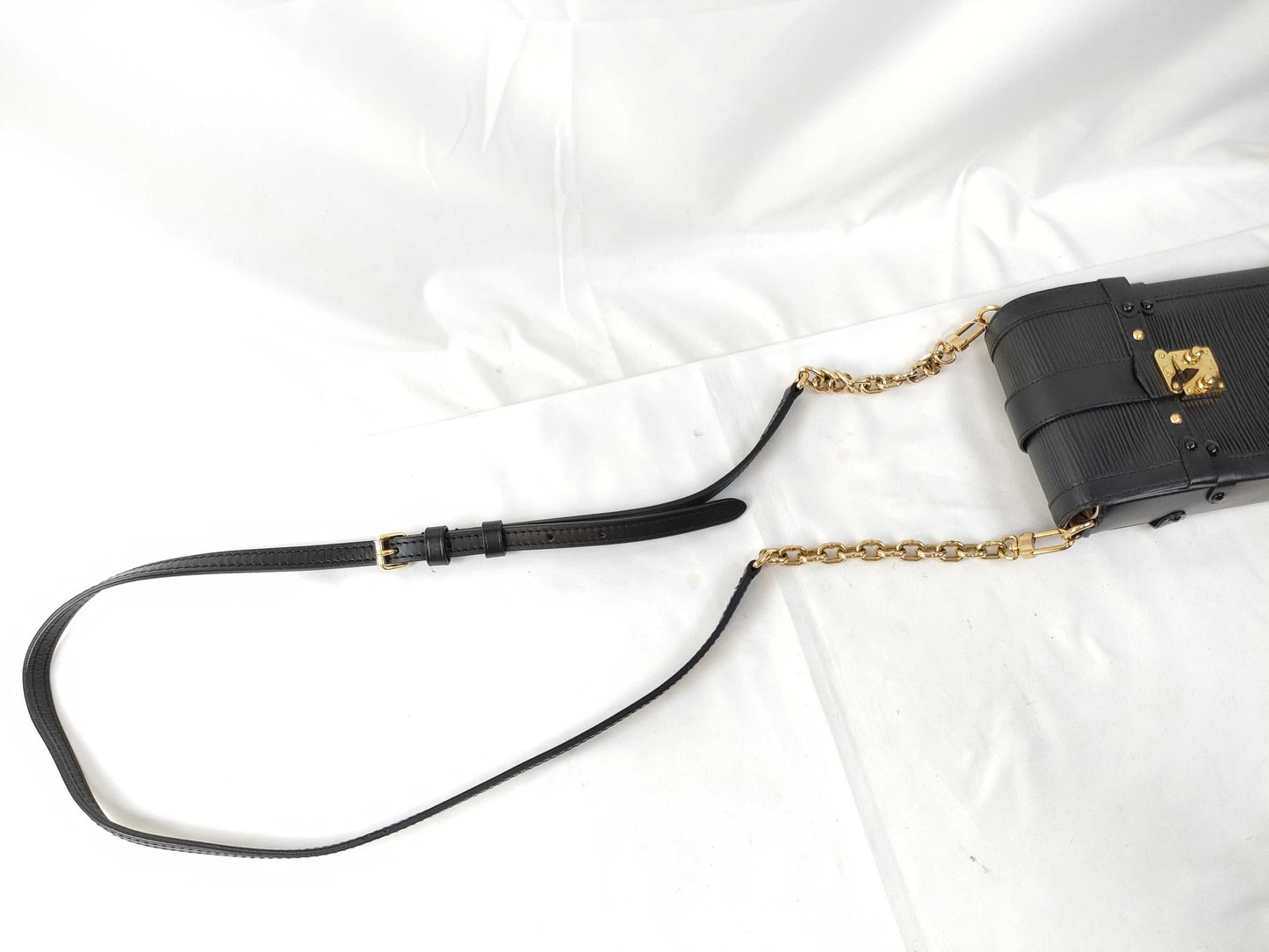 LOUIS VUITTON RFID Unverifiable Serial Number Unverifiable Epi Louis Vuitton Pochette Trunkve Shoulder Bag