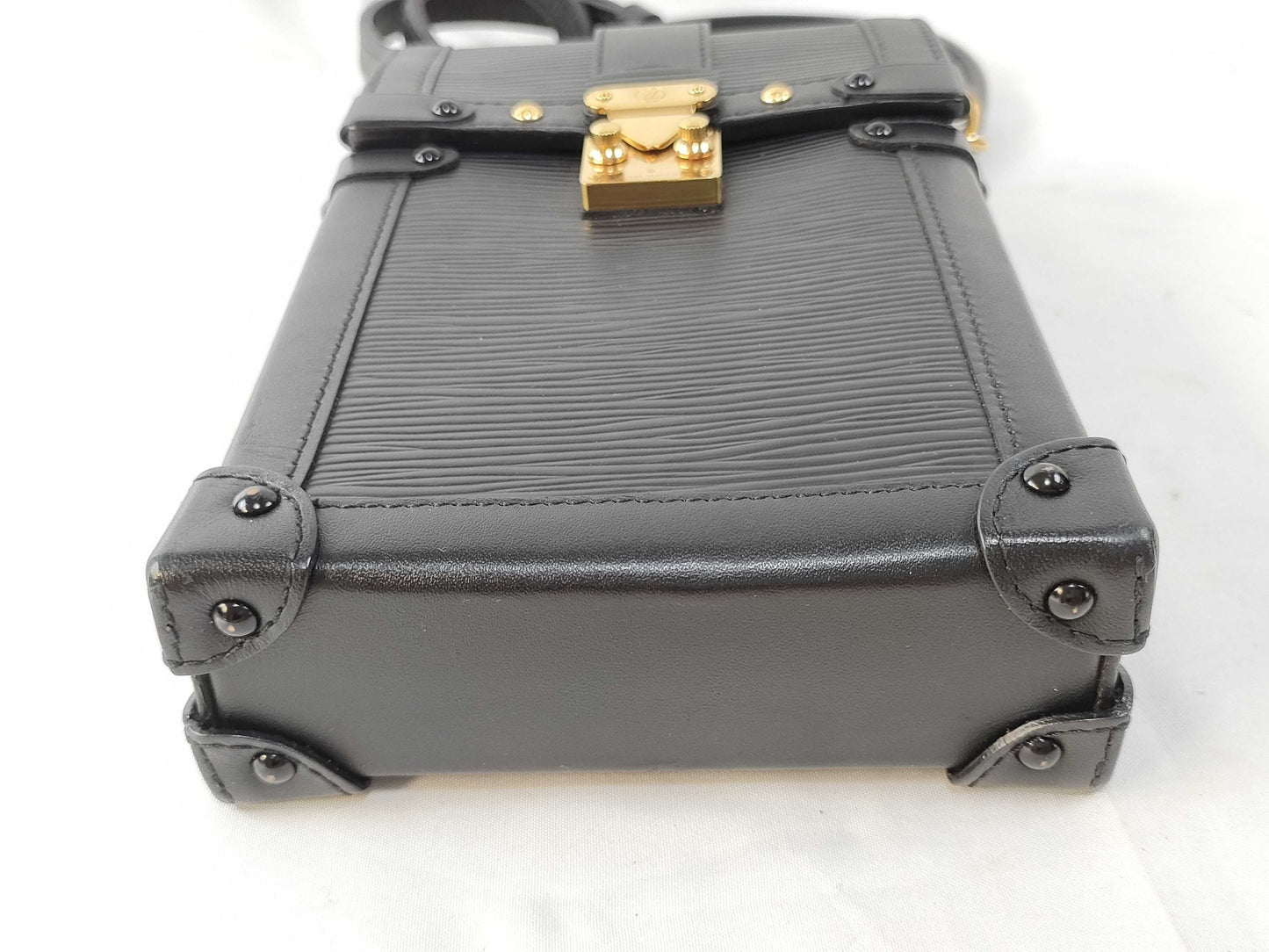 LOUIS VUITTON RFID Unverifiable Serial Number Unverifiable Epi Louis Vuitton Pochette Trunkve Shoulder Bag