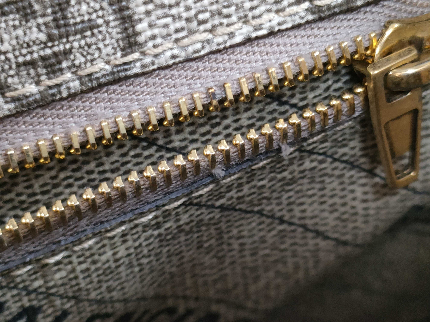 GUCCI GUCCI Hourglass Small Handbag