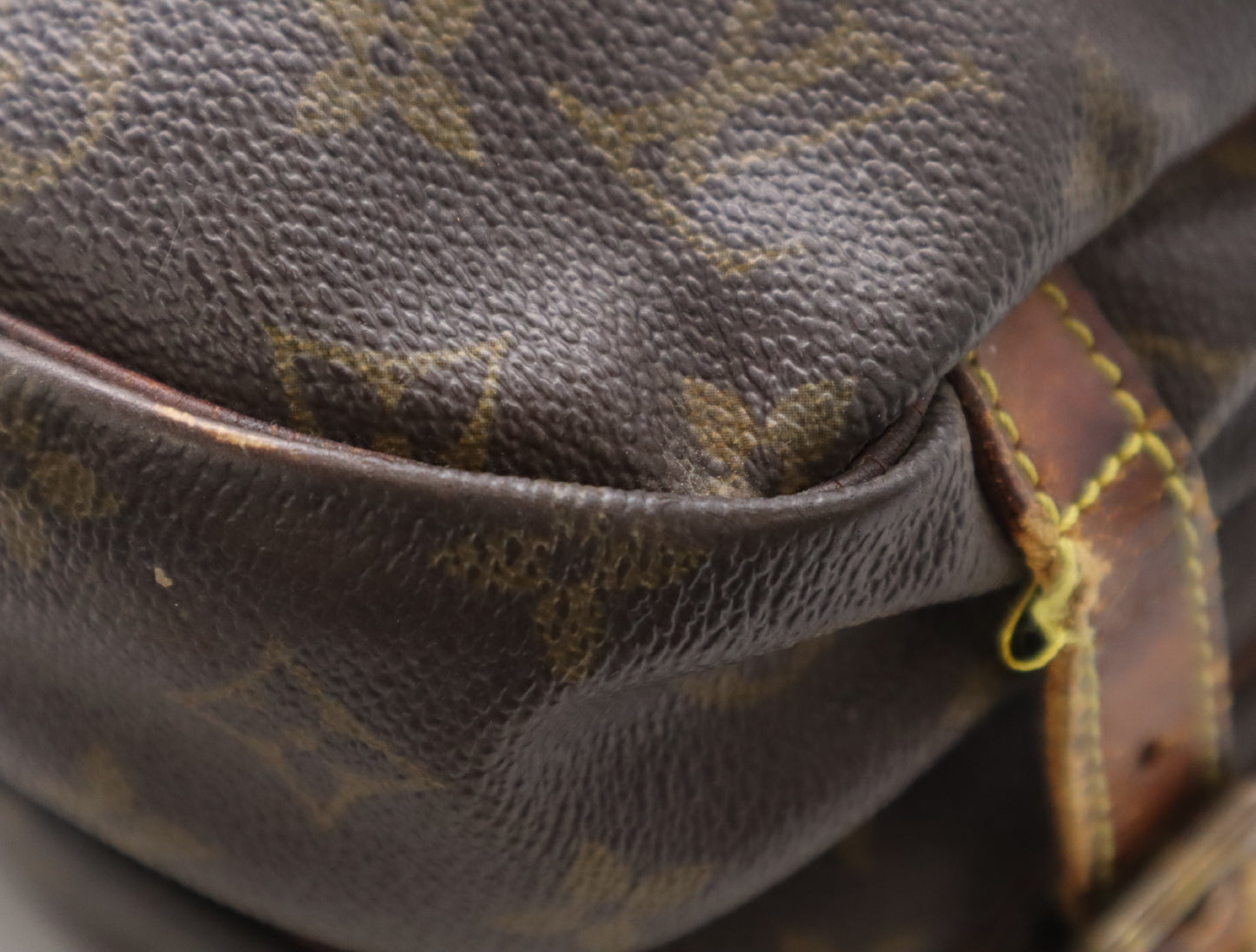 LOUIS VUITTON M42256 Monogram Saumur 30 Shoulder Bag