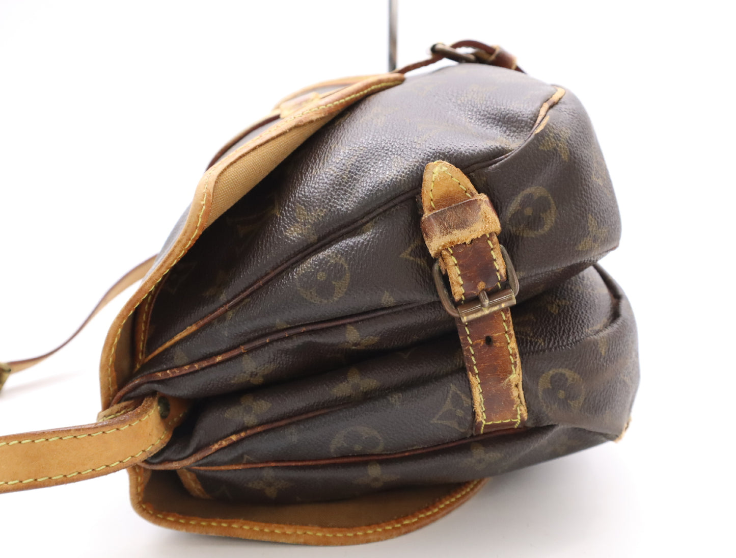 LOUIS VUITTON M42256 Monogram Saumur 30 Shoulder Bag