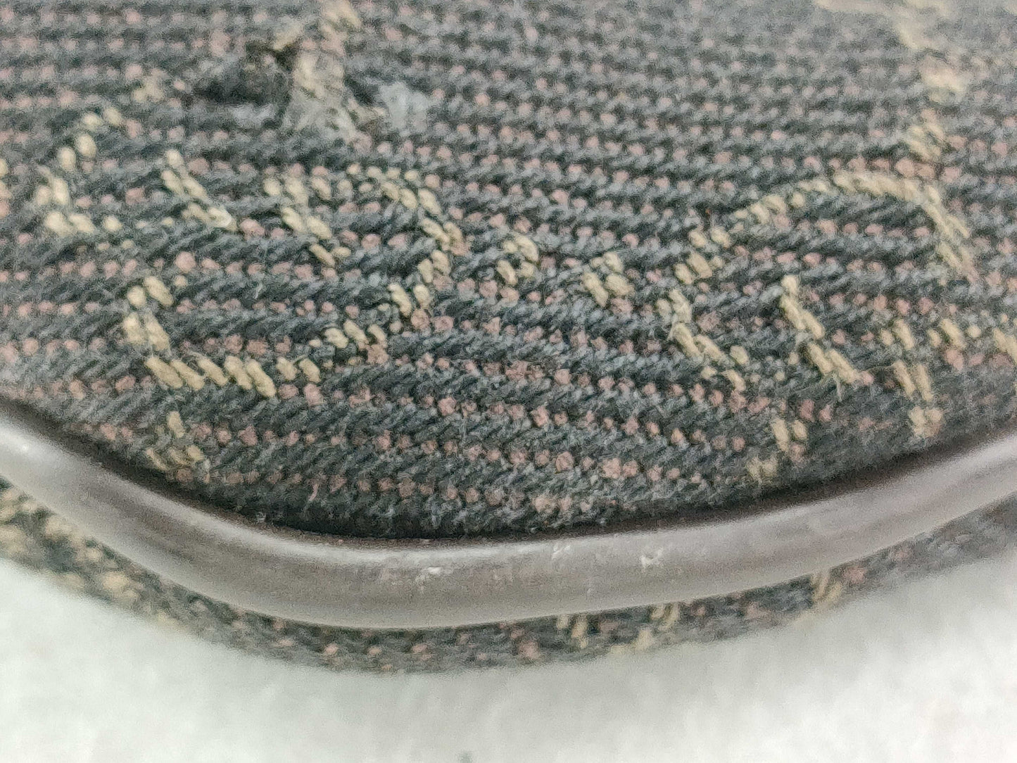 GUCCI GG Canvas Shoulder Bag