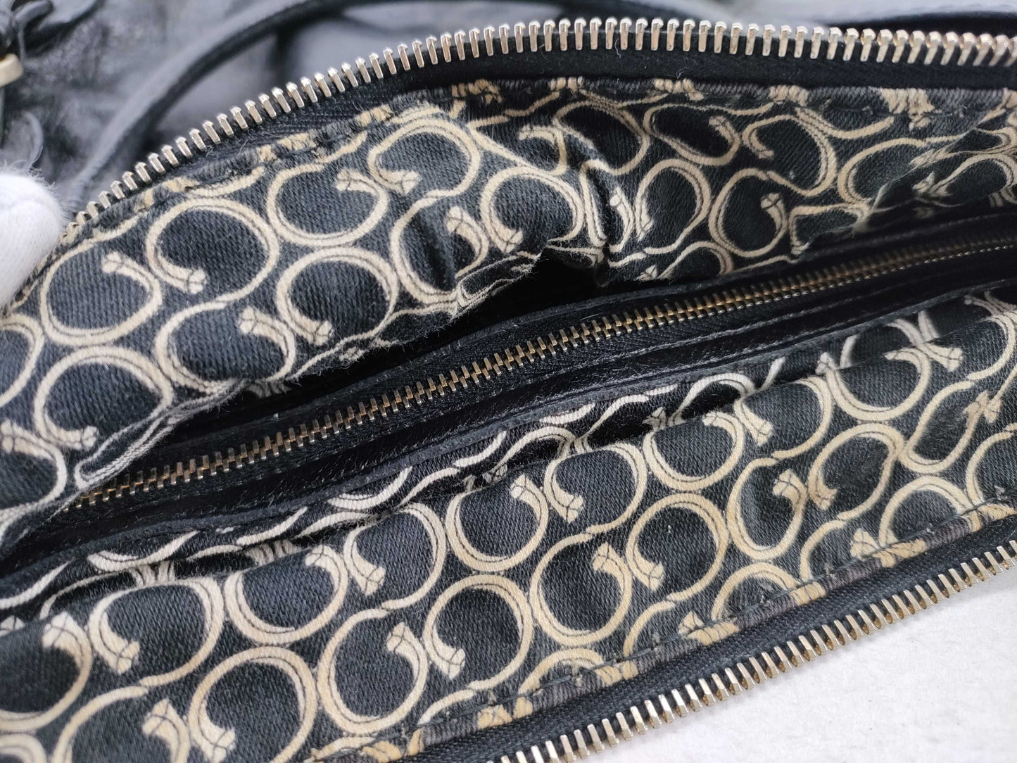 GUCCI Horsebit Hardware Handbag