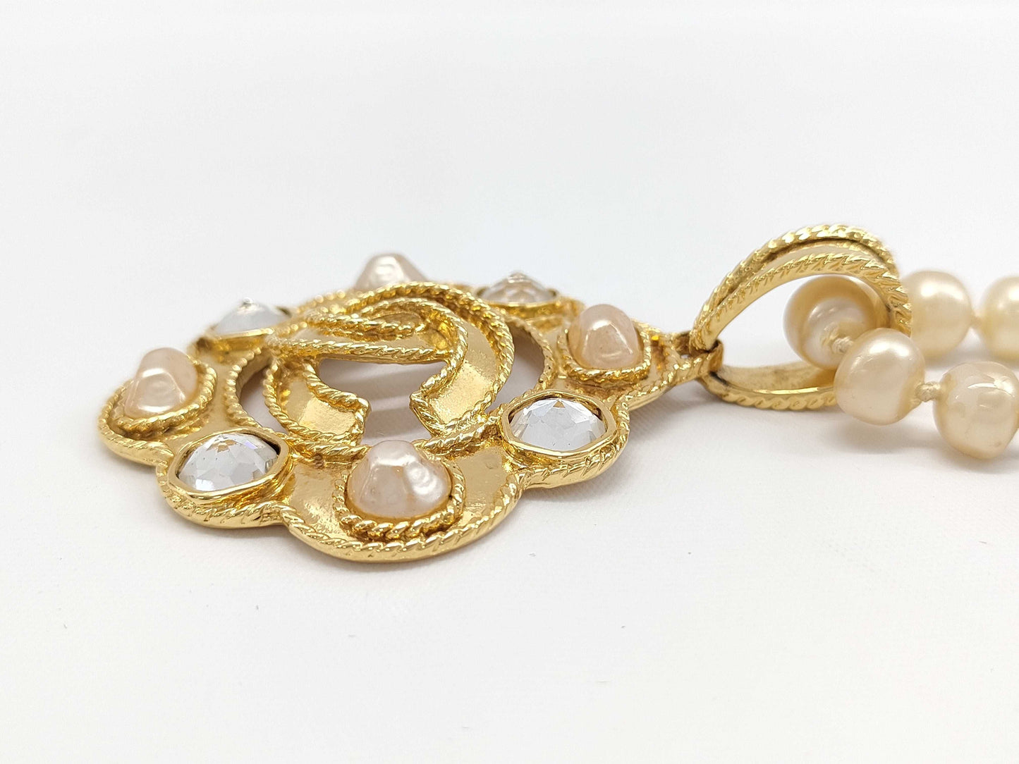 CHANEL Coco Mark Pearl Necklace