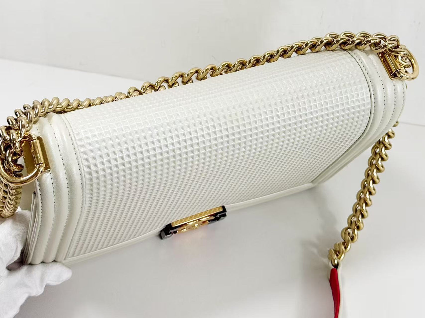 CHANEL Boy Bicolor White Shoulder Bag, W28cm , Gold Hardware, with G Card and Sticker, 18881219