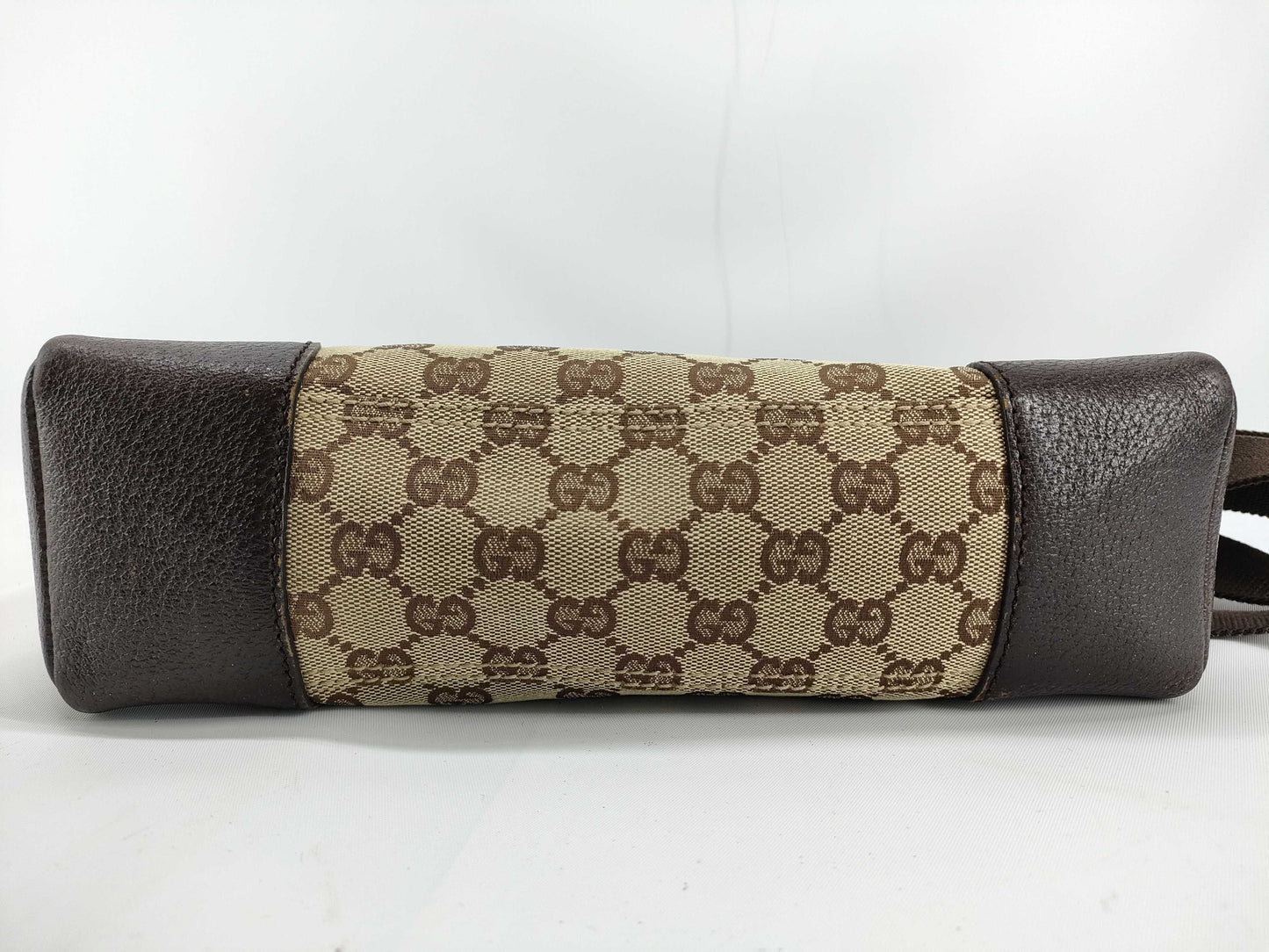 GUCCI GG Canvas Shoulder Bag Gucci GG Canvas Shoulder Bag