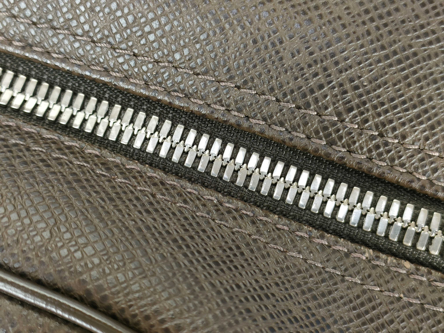 LOUIS VUITTON M 30128 Taiga Louis Vuitton Taiga Kendall 45 Brown Boston Bag