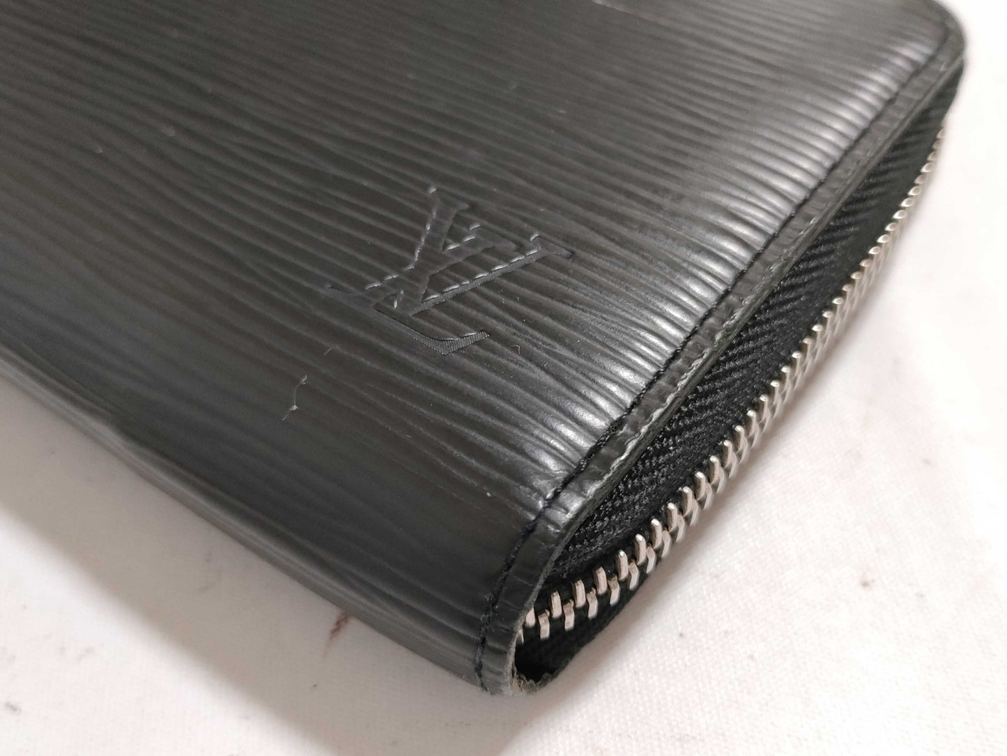 LOUIS VUITTON Epi Zippy Wallet M61857/CA1026 with Box