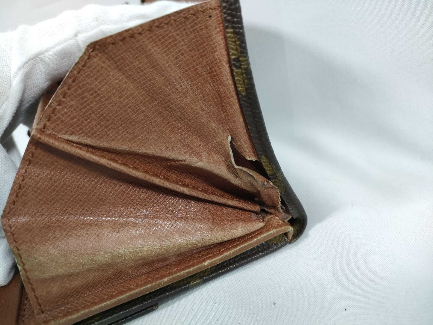 LOUIS VUITTON RFID Unverifiable 9001AN Monogram Louis Vuitton Monogram Monnaie Wallet