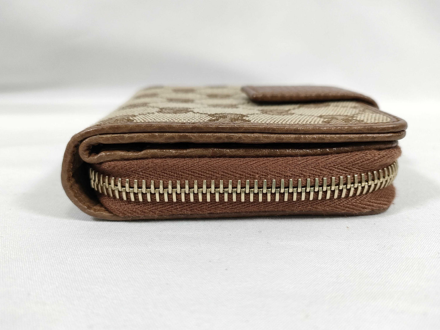 GUCCI GG Canvas Wallet Gucci GG Canvas Wallet