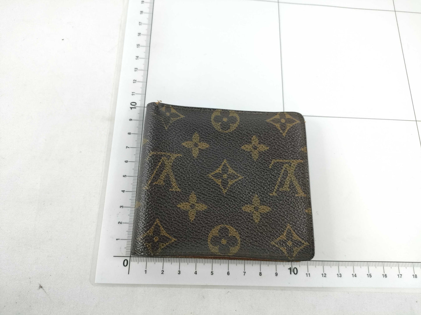 LOUIS VUITTON Monogram Bifold Wallet