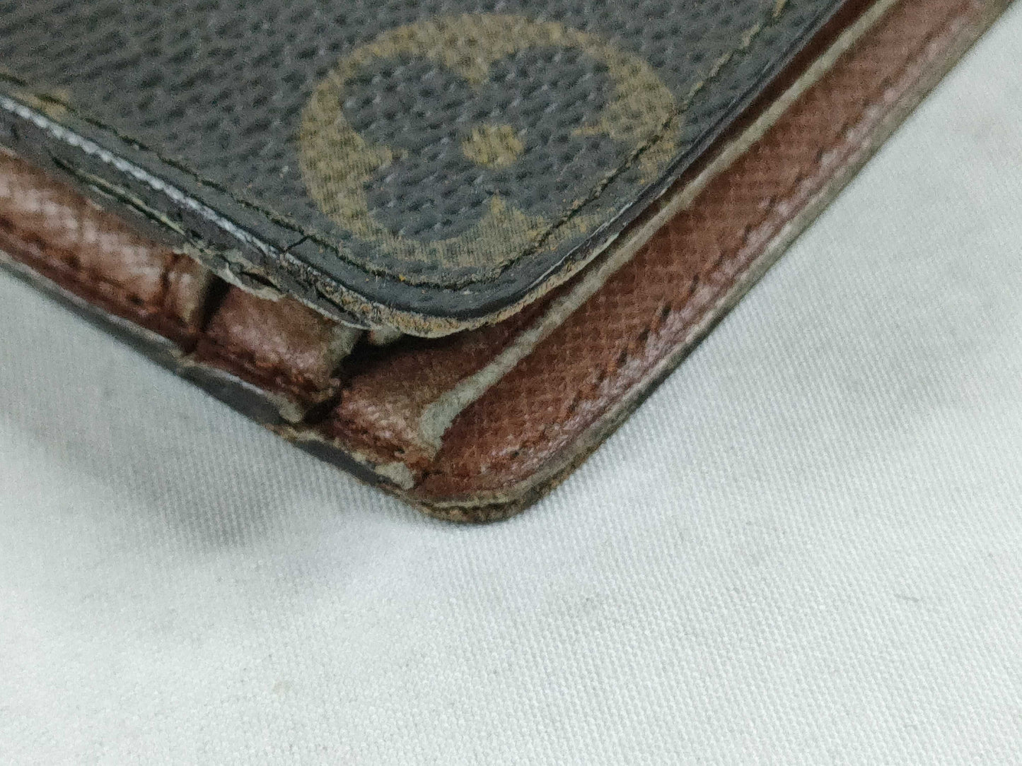 LOUIS VUITTON Monogram Bifold Wallet
